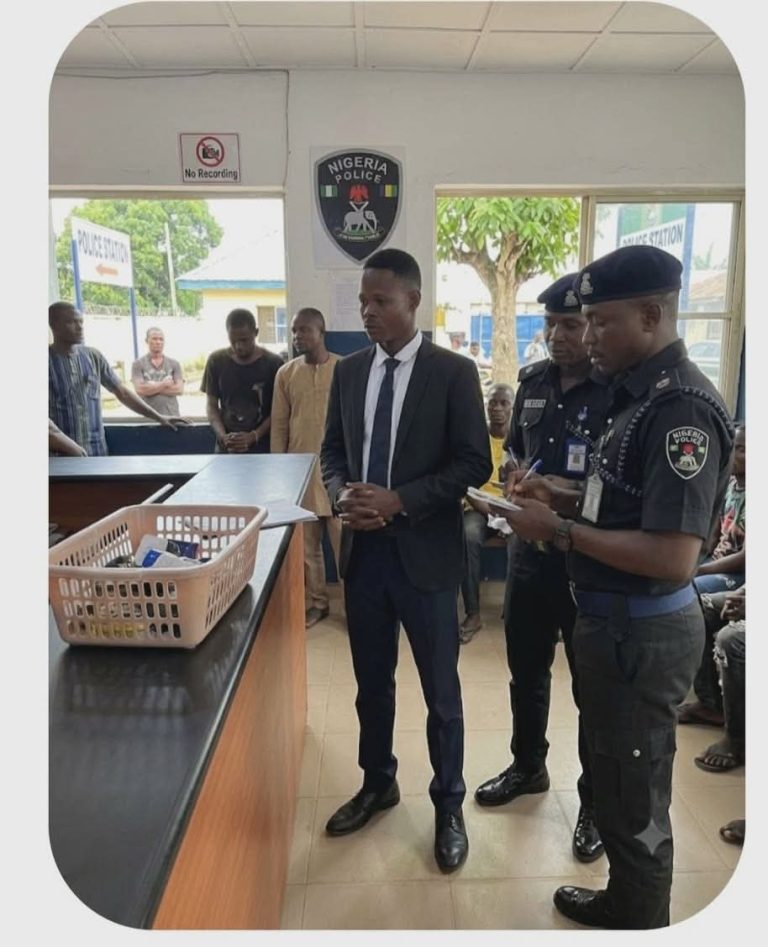 BEFORE YOU “DROP YOUR PHONE” AT A NIGERIAN POLICE STATION, READ THIS!